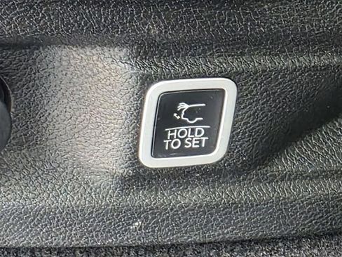 Used 2022 Jeep Grand Cherokee L Summit AWD/4WD image 16