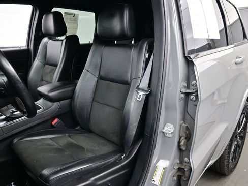 Used 2020 Jeep Grand Cherokee Altitude AWD/4WD image 14