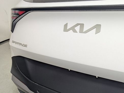 New 2026 Kia Sportage EX w/ EX Panorama Roof Package FWD image 8