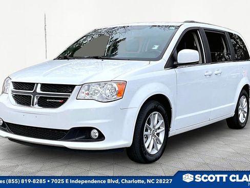Used 2019 Dodge Grand Caravan SXT image 3