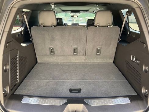 Used 2021 Chevrolet Suburban Z71 w/ Luxury Package AWD/4WD image 18