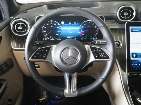 Used 2024 Mercedes-Benz GLC 300 4MATIC image 15
