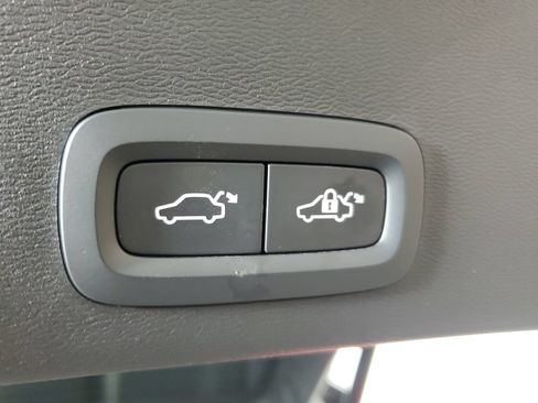 Certified 2026 Volvo XC40 B5 Plus AWD/4WD image 12