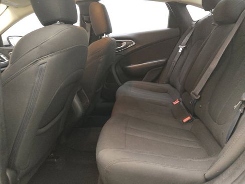 Used 2015 Chrysler 200 Limited w/ Convenience Group image 18