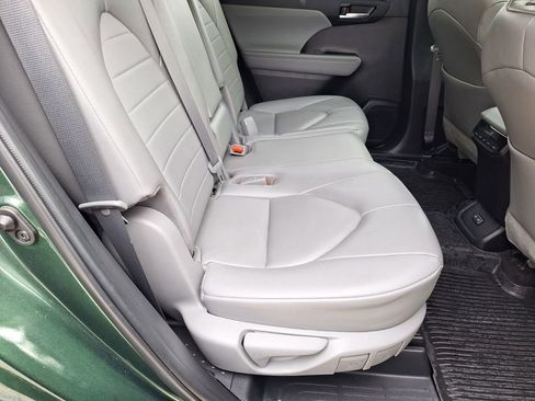 Used 2023 Toyota Highlander XLE image 29