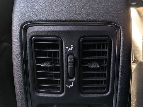 Used 2020 Jeep Grand Cherokee Altitude AWD/4WD image 23