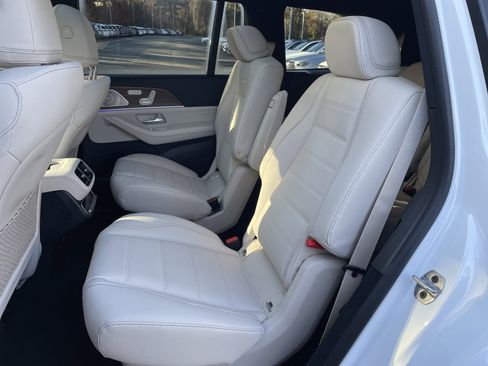 New 2026 Mercedes-Benz GLS 580 4MATIC image 38