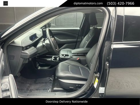 Used 2025 Ford Mustang Mach-E Premium image 17