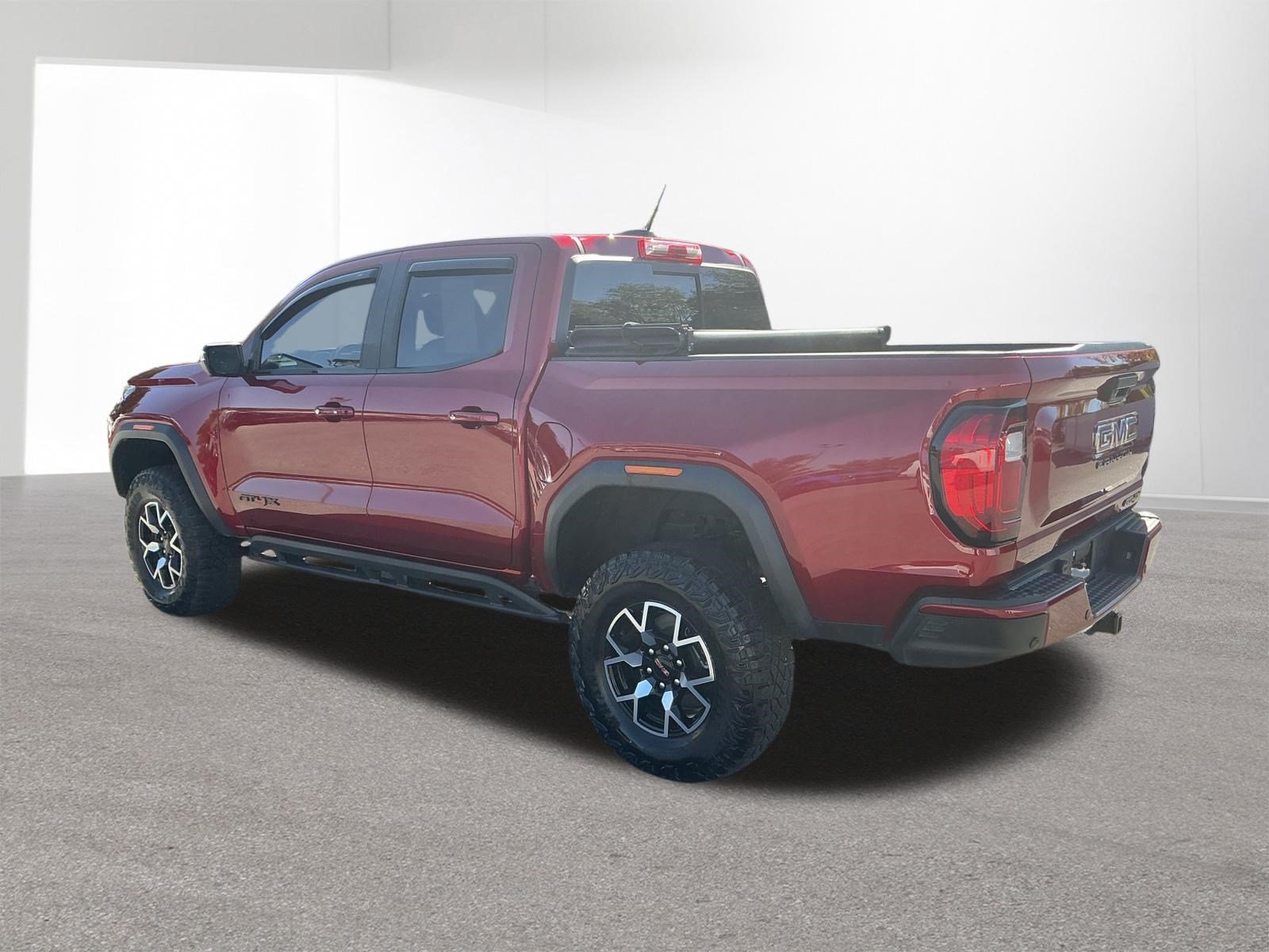 Used 2024 GMC Canyon AT4X AWD/4WD image 11