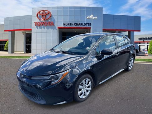 Used 2022 Toyota Corolla LE image 4