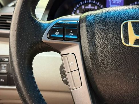 Used 2013 Honda Odyssey Touring Elite image 11