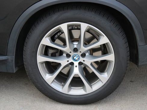 Used 2025 BMW X5 xDrive50e image 28