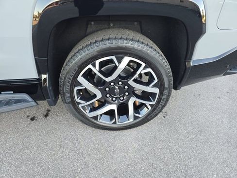 Used 2025 Chevrolet Silverado EV RST image 29