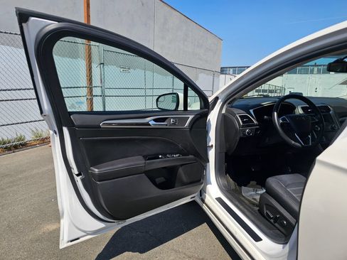 Used 2013 Ford Fusion SE FWD image 18
