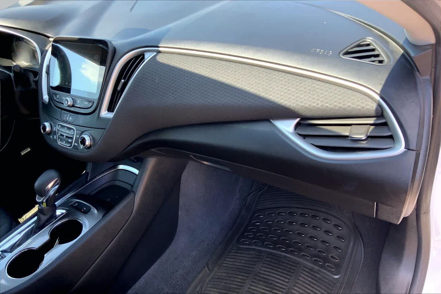 Used 2024 Chevrolet Malibu LT FWD image 18