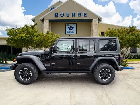 Used 2025 Jeep Wrangler Unlimited Rubicon 4xe AWD/4WD image 2