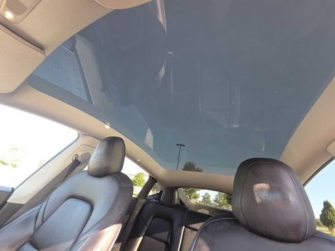 Used 2022 Tesla Model Y Long Range AWD/4WD image 22