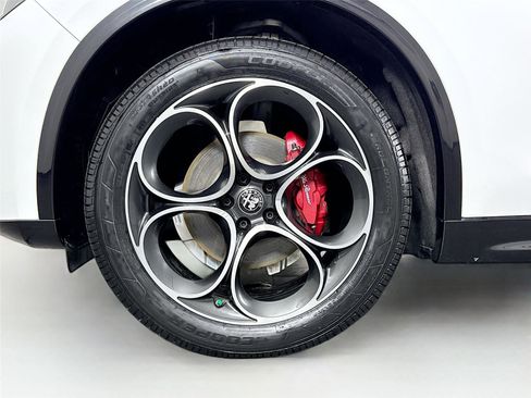 Used 2024 Alfa Romeo Stelvio Veloce image 47