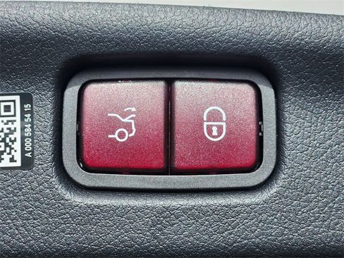 Certified 2025 Mercedes-Benz C 300 4MATIC Sedan image 18