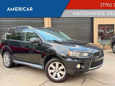 Used 2013 Mitsubishi Outlander SE image 1