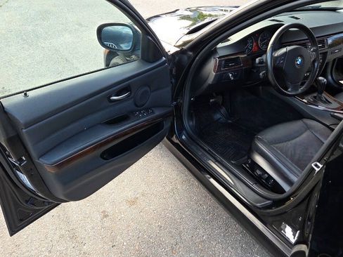 Used 2011 BMW 328i xDrive Sedan AWD/4WD image 28