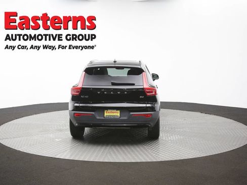 Used 2023 Volvo XC40 B4 Ultimate FWD image 32