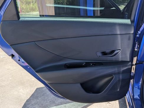 Used 2025 Hyundai Elantra Sport FWD image 21