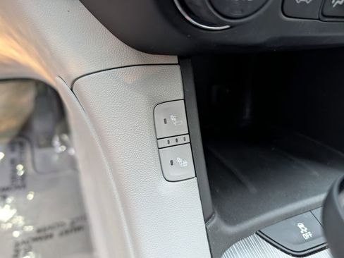 Used 2017 GMC Acadia SLT image 20