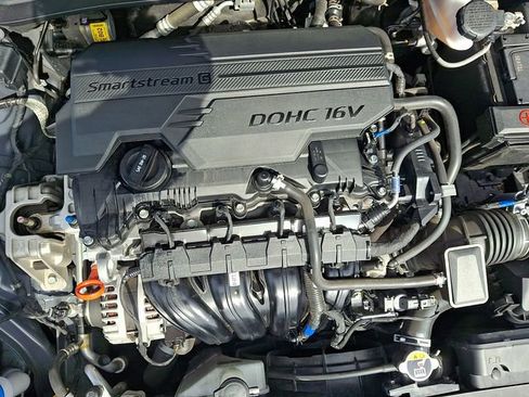 Used 2023 Hyundai Elantra SEL image 28