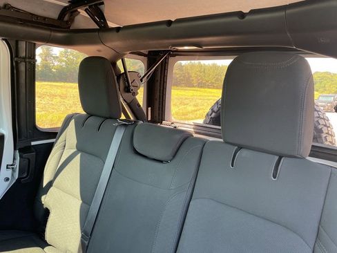 Used 2019 Jeep Wrangler Unlimited Sport S AWD/4WD image 25