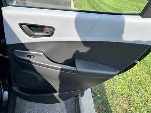 Used 2020 Hyundai Kona SE FWD image 42