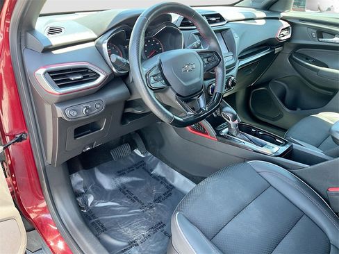 Used 2023 Chevrolet TrailBlazer RS image 9