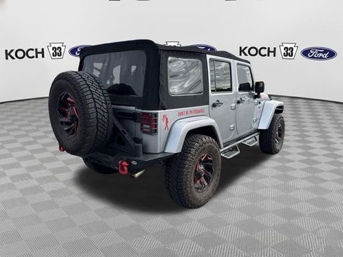 Used 2017 Jeep Wrangler Unlimited Sahara AWD/4WD image 8