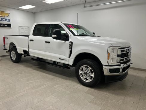 Used 2026 Ford F250 XLT AWD/4WD image 3
