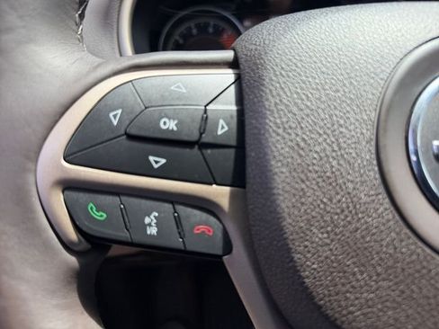 Used 2016 Jeep Cherokee Trailhawk w/ Comfort/Convenience Group AWD/4WD image 20