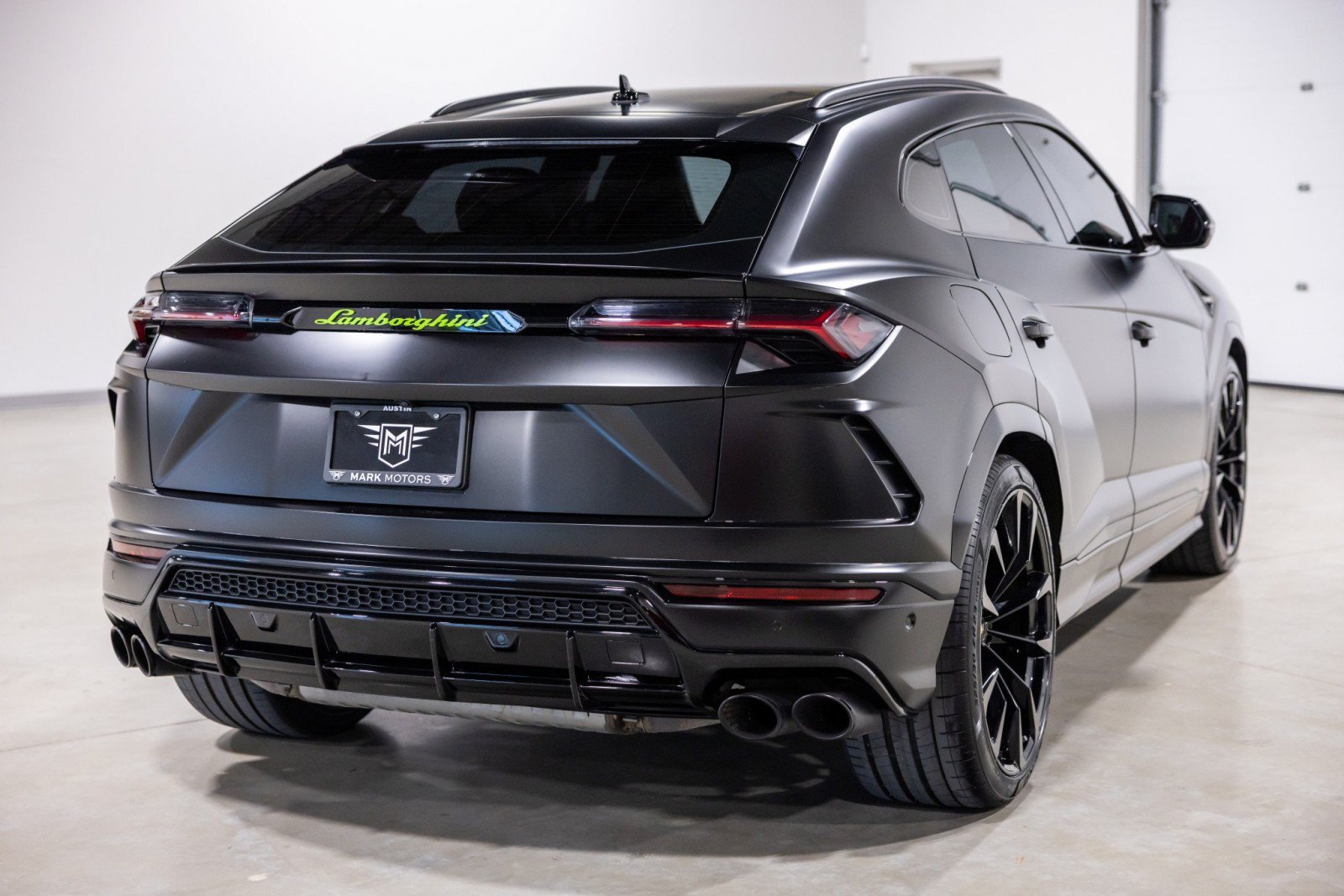 Used 2022 Lamborghini Urus AWD/4WD image 9