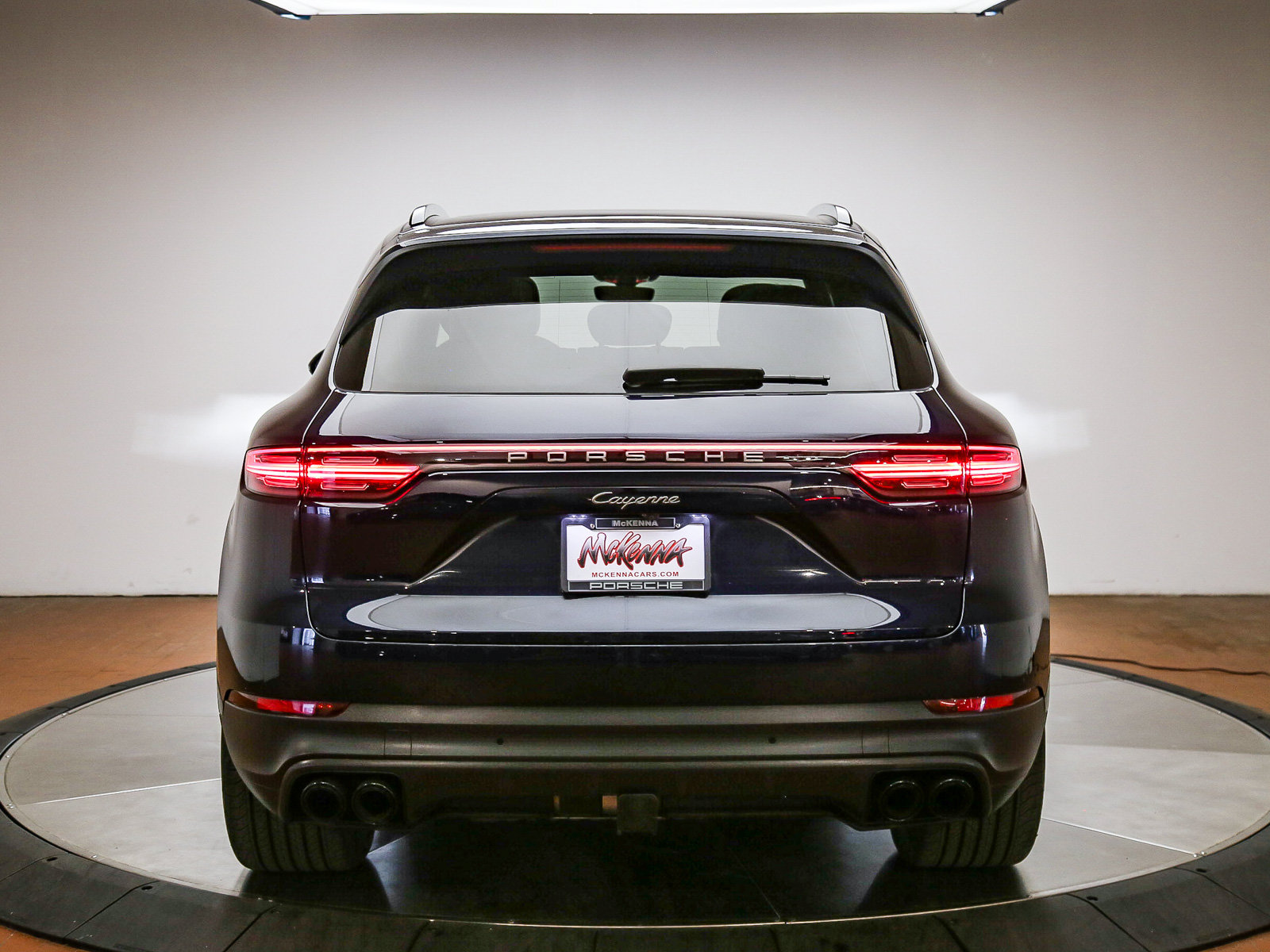 Certified 2023 Porsche Cayenne Platinum Edition AWD/4WD image 6