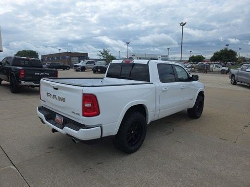Used 2025 RAM 1500 Laramie w/ Sport Appearance Package AWD/4WD image 8