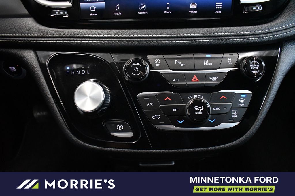 Used 2026 Chrysler Pacifica Select w/ S Appearance Package FWD image 39