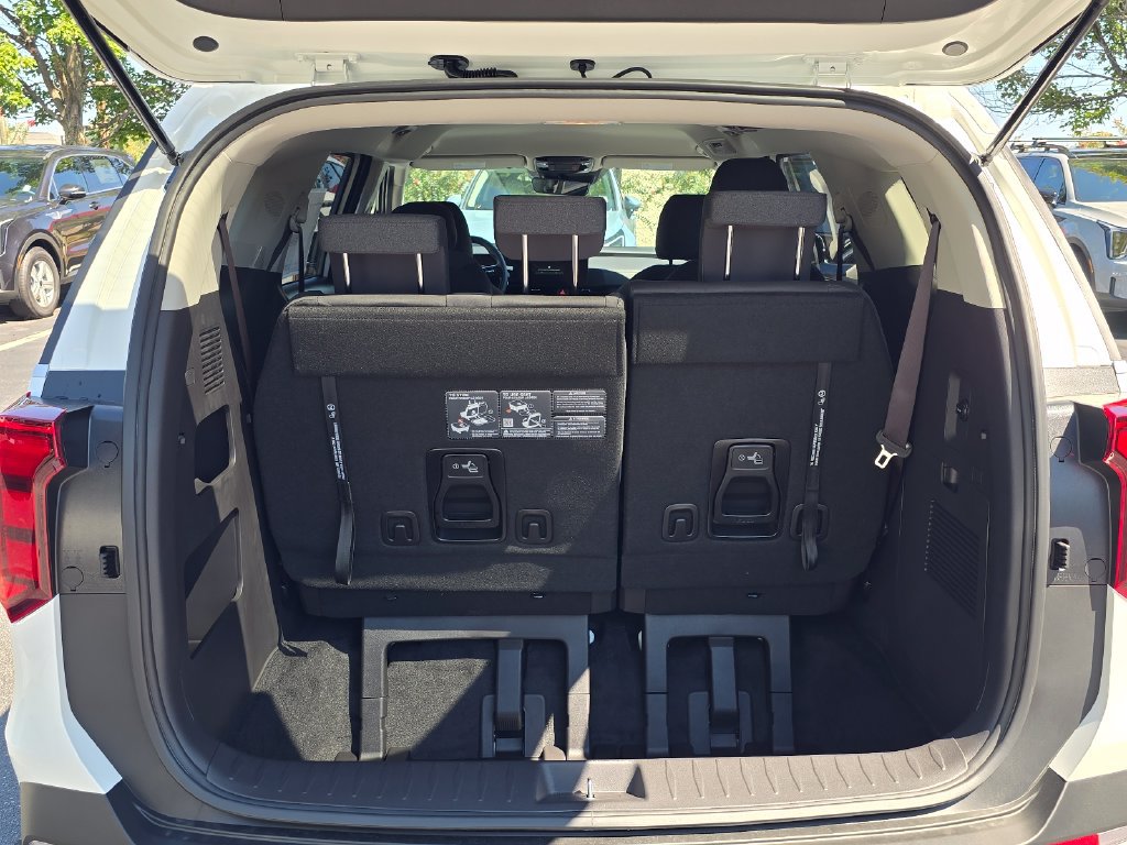 New 2027 Kia Carnival LX FWD image 14
