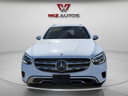 Used 2022 Mercedes-Benz GLC 300 4MATIC w/ Multimedia Package Lite image 2