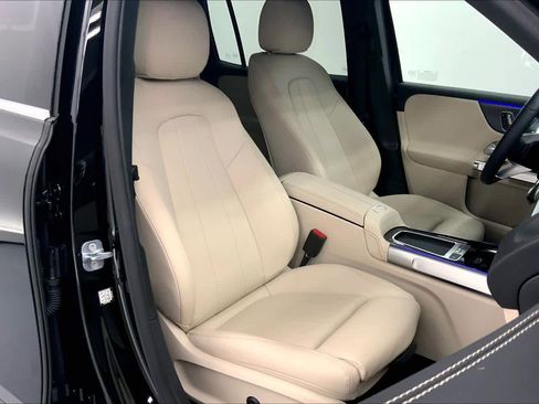 Used 2025 Mercedes-Benz GLB 250 image 11