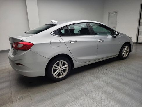 Used 2017 Chevrolet Cruze LT FWD image 10