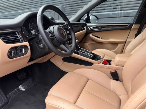 Certified 2026 Porsche Macan AWD/4WD image 14