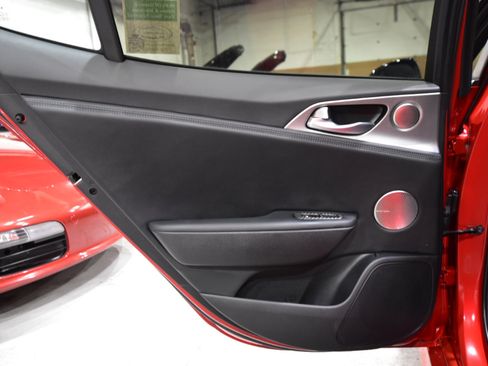 Used 2018 Kia Stinger GT2 image 45