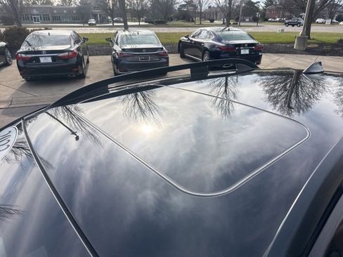 Used 2022 Subaru Crosstrek 2.5i Limited w/ Moonroof Package 1 image 10