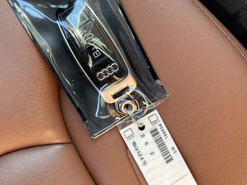 Used 2023 Audi Q7 2.0T Premium Plus w/ Premium Plus Package image 38