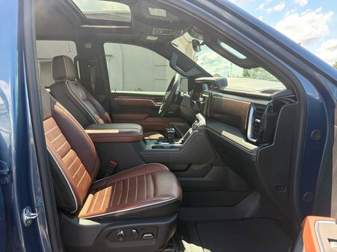 Used 2025 GMC Sierra 1500 Denali Ultimate AWD/4WD image 8
