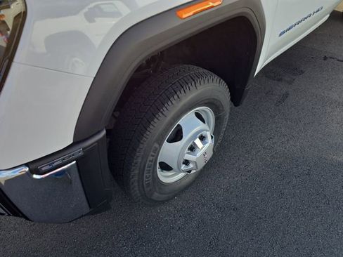 New 2026 GMC Sierra 3500 Pro w/ Convenience Package image 8