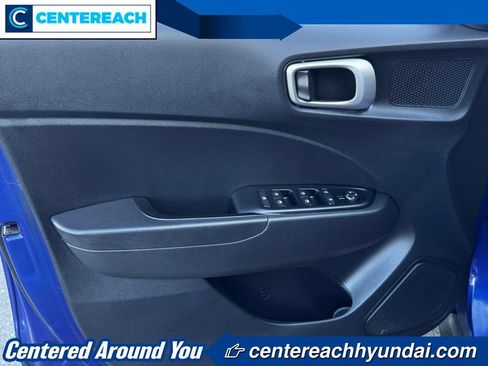 Used 2023 Hyundai Venue SEL FWD image 14